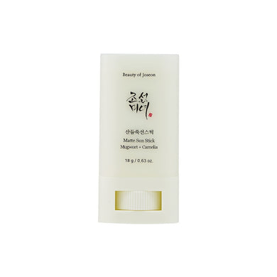 BEAUTY OF JOSEON Matte Sun Stick: Mugwort + Camellia offers a smooth, matte finish while providing soothing and nourishing care. Infused with Mugwort Extract and Camellia Seed Oil, it helps to calm and hydrate the skin while controlling excess shine. Enriched with botanical ingredients like Turmeric Root, Green Tea, and Centella Asiatica, this lightweight sun stick supports a balanced, refreshed complexion. Its portable design and non-greasy texture make it perfect for touch-ups throughout the day.